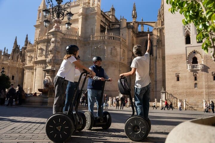 Tour Monumental en Segway de 2 Horas por Sevilla