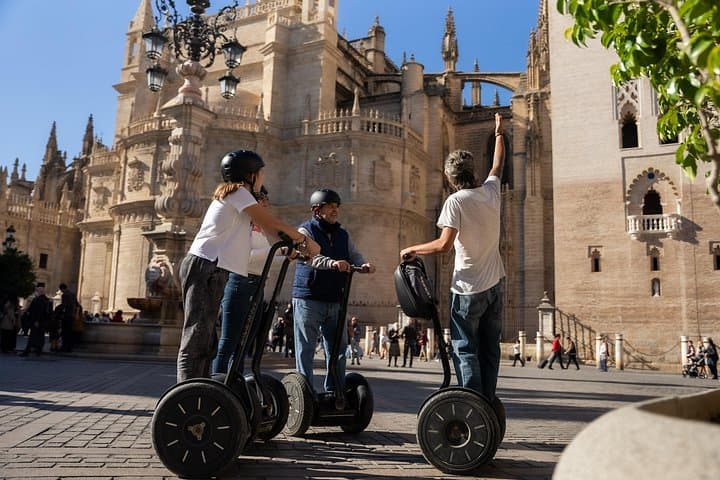 Tour della città di Siviglia: Tour Monumentale in Segway di 2 ore