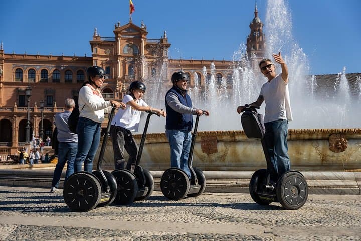 Tour panoramico in Segway di 1 ora a Siviglia