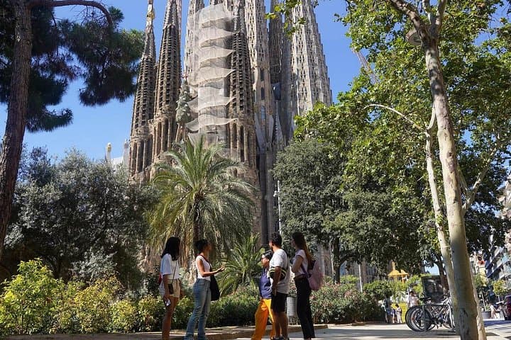 Visite guidée de la Sagrada Familia avec accès aux tours en coupe-file — photo 3