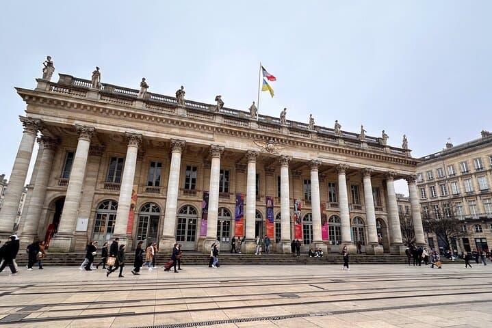 Tour a piedi autoguidato e caccia al tesoro a Bordeaux — foto 3