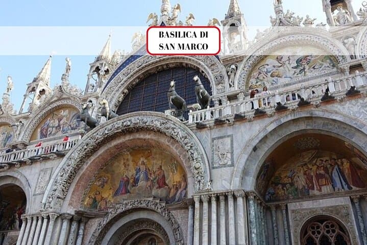 Besichtigung der St. Markus-Basilika in Venedig — Foto 3