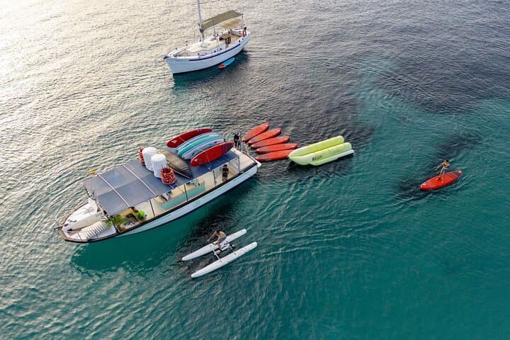 Excursión en barco al atardecer en Ibiza con tapas y barra libre — foto 5