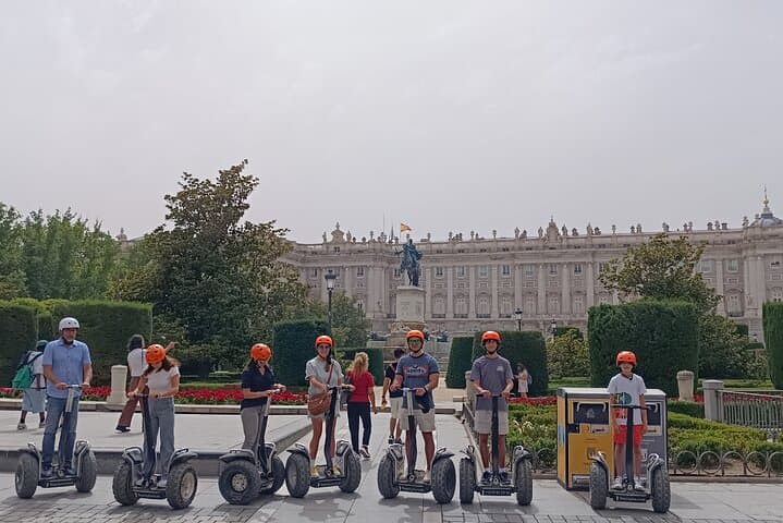 Visite Privée en Segway dans le Centre Historique de Madrid — photo 2
