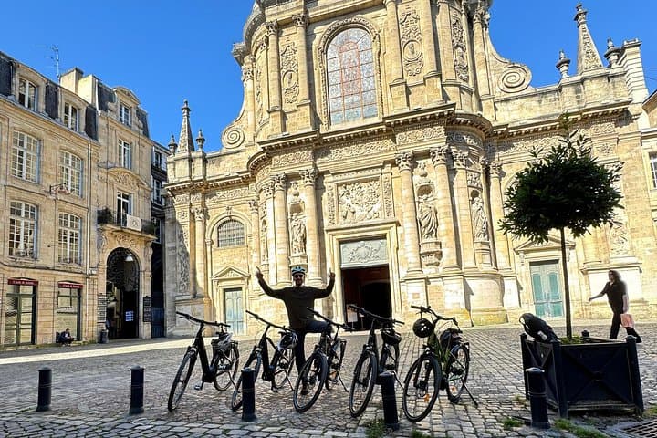 Tour in E-Bike di 3 Ore a Bordeaux — foto 3