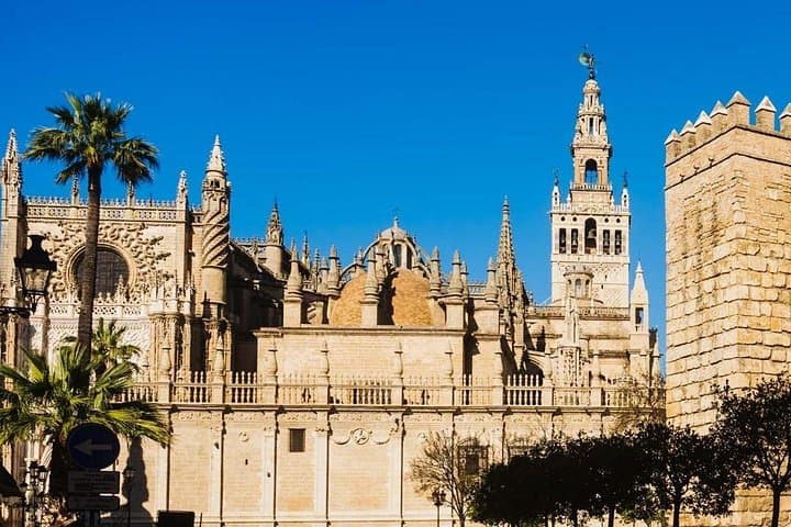 Kleingruppen-Tour zur Kathedrale von Sevilla und zur Giralda — Foto 2