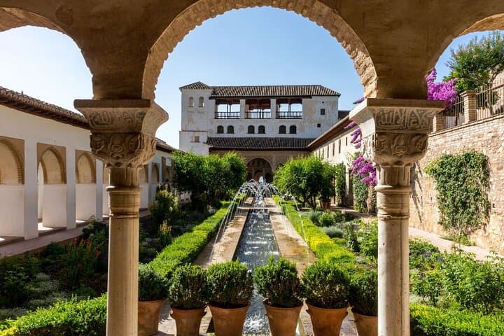 Grenade : Visite guidée de l'Alhambra incluant les palais nasrides — photo 1