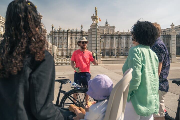 Madrid: Tour en bicicleta guiado de 3 horas con tapas opcionales — foto 5