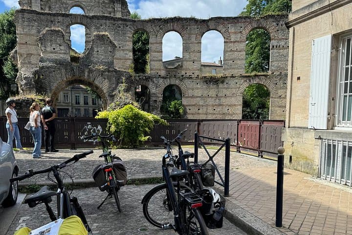Tour in E-Bike di 3 Ore a Bordeaux — foto 5