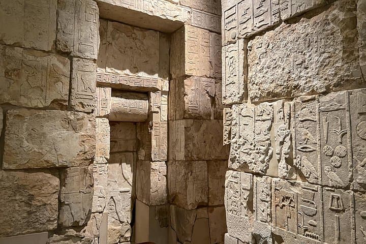 Tour Privato del Museo Nuovo di Berlino e del Bust di Nefertiti — foto 3
