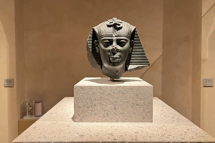 Tour Privato del Museo Nuovo di Berlino e del Bust di Nefertiti — foto 4