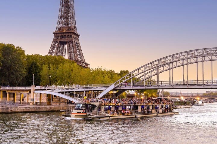 Seine-Rundfahrt in Paris — Foto 3