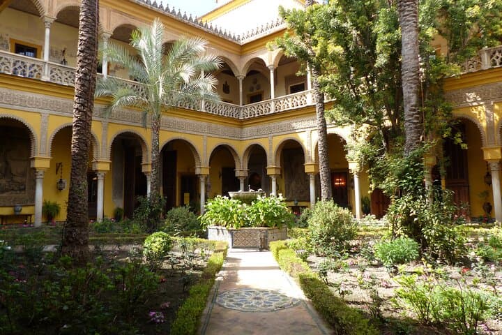 Tour Guidato del Palazzo delle Dueñas a Siviglia