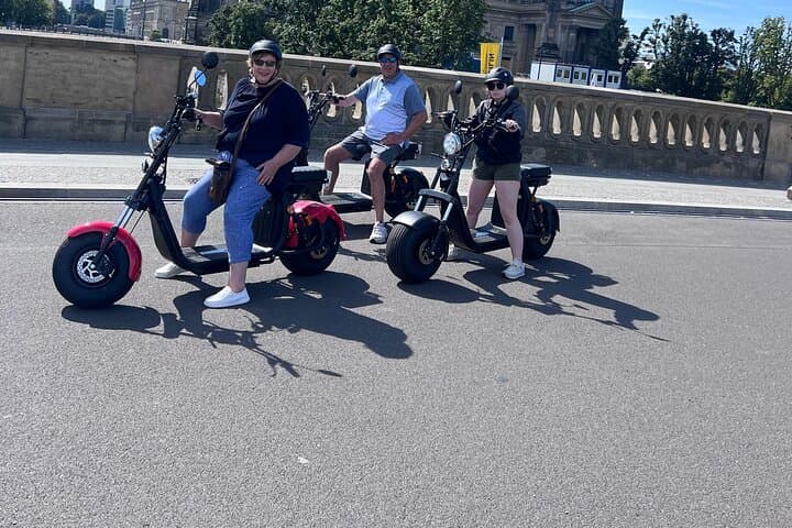 Tour guiado en e-scooter Fat Tire de 2 horas en Berlín
