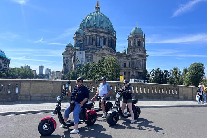 Tour guiado en e-scooter Fat Tire de 2 horas en Berlín — foto 2