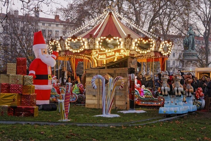 Private Walking Tour Lyon Weihnachtsarchitektur — Foto 4