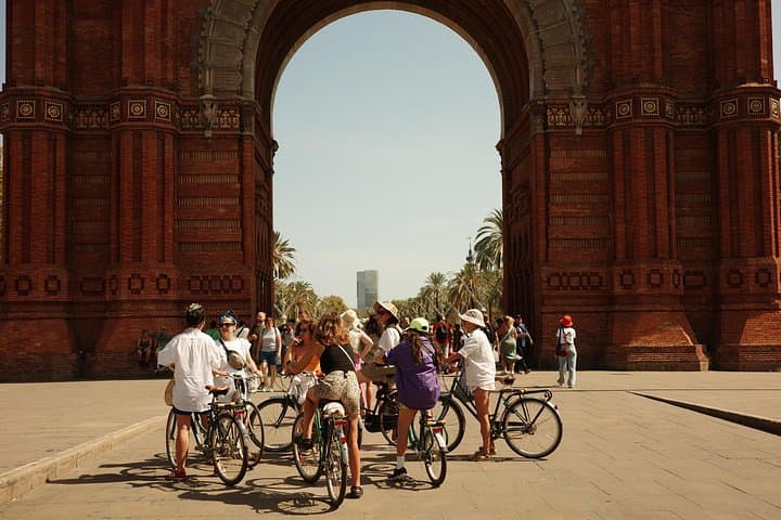 Tour en bicicleta o e-bicicleta de 3 horas por Barcelona