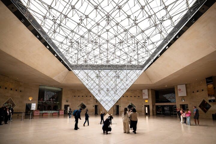 Geführte Tour zu den Meisterwerken des Louvre, Paris — Foto 4