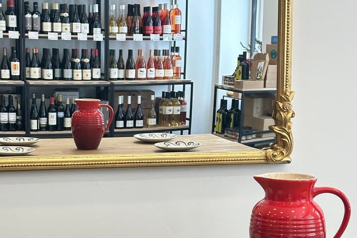 Marseille: Individuelle Weinverkostungserfahrung in einem erstklassigen Weinladen — Foto 3