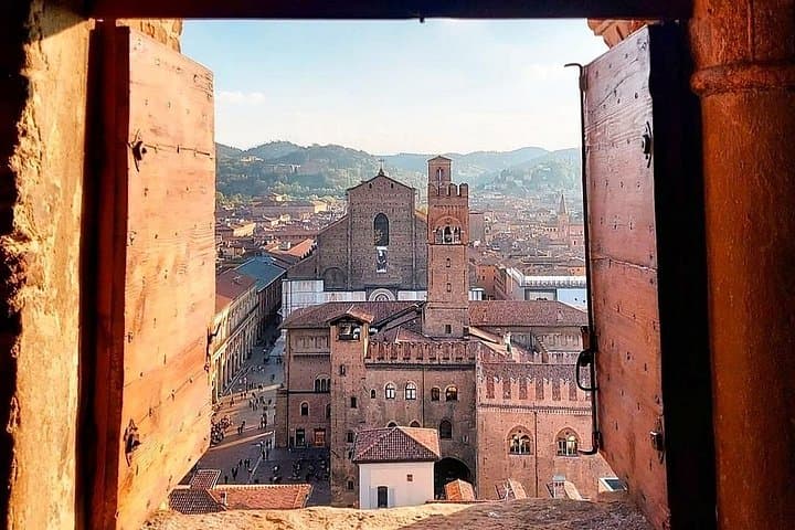 Tour a Piedi di Bologna: Esplora Attrazioni Principali e Gemme Nascoste — foto 5