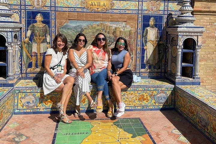 Sevilla: Tour Privado del Alcázar, Catedral y Plaza España