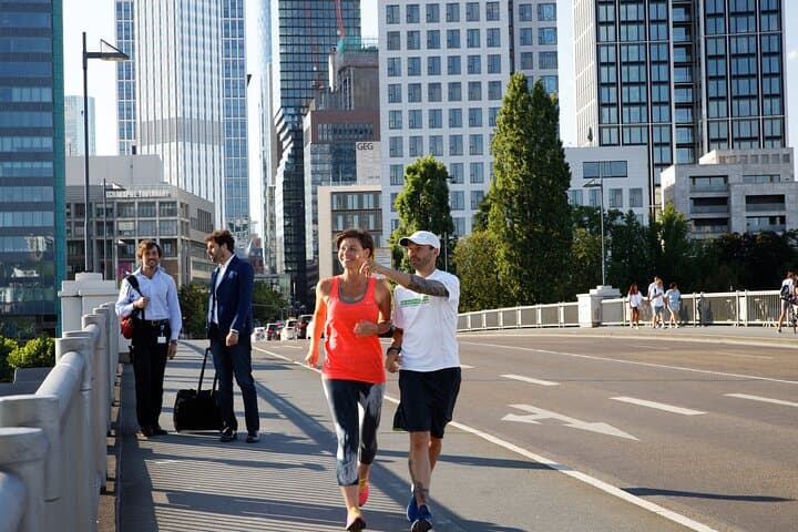 Tour privato guidato di sightjogging attraverso Francoforte — foto 2
