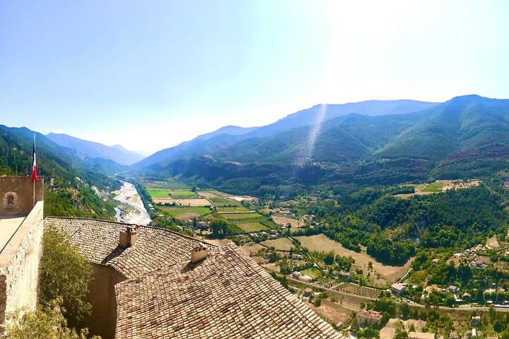 Tour in treno di montagna e trekking nella Foresta e Castello Mistico — foto 3