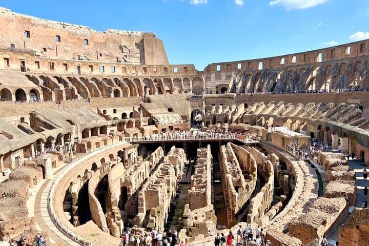 Geführte Tour durch den Arena-Boden des Kolosseums, Forum und Palatin in Rom — Foto 3