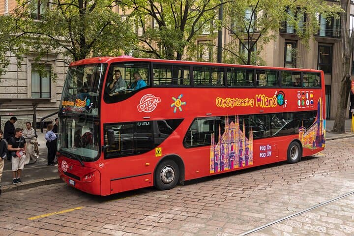 Tour in autobus hop-on hop-off a Milano — foto 2