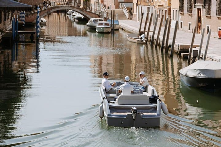 Venecia: Canales Secretos en Barco Eléctrico — foto 2