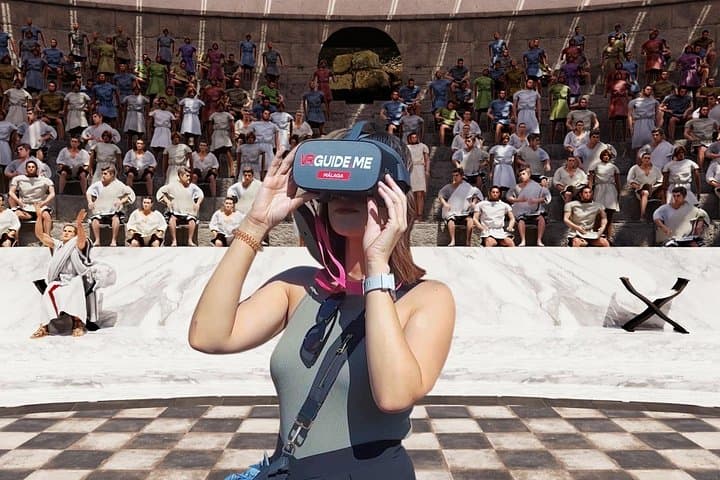 Tour de Málaga con paradas de realidad virtual: Alcazaba, Teatro Romano, Picasso y más — foto 3