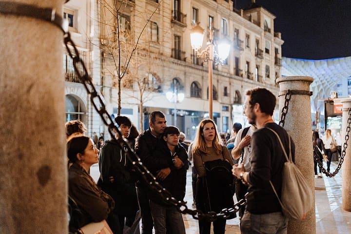Tour a Piedi Paranormale in Piccolo Gruppo a Siviglia — foto 2