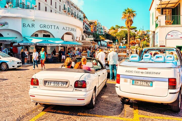 Da Napoli: Tour di Gruppo Ridotto a Capri e Grotta Azzurra — foto 5