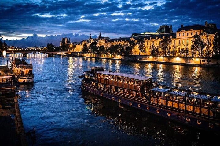 Crociere panoramiche sul fiume Senna a Parigi — foto 3