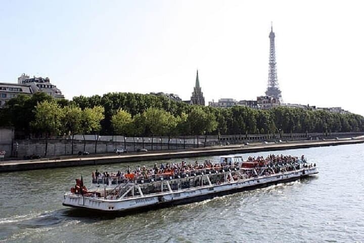 Crociere panoramiche sul fiume Senna a Parigi — foto 4