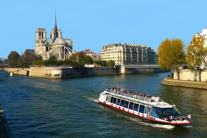Crociere panoramiche sul fiume Senna a Parigi — foto 5