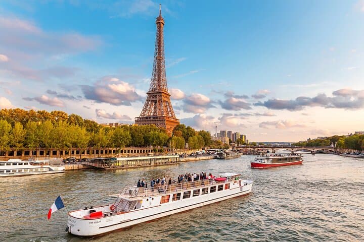 Crociere panoramiche sul fiume Senna a Parigi — foto 1