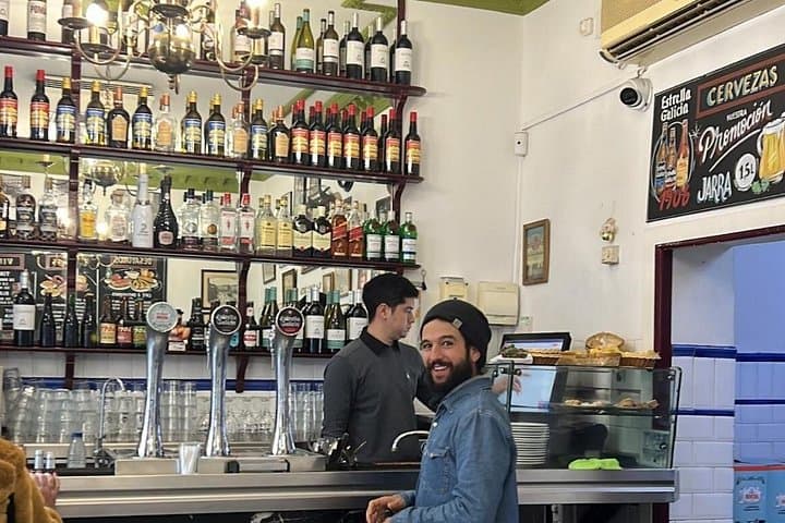 Visite gastronomique privée avec dégustations de vins à Grenade — photo 2