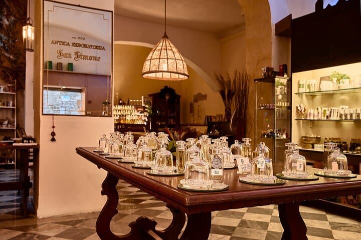 Masterclass di Profumeria a Firenze: Crea il tuo Profumo Personale
