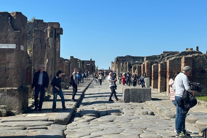Tour di Pompei con Degustazione di Vino e Olio d'Oliva dalla Costiera Amalfitana — foto 4