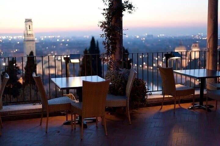 Lo mejor y los rincones ocultos de Verona al atardecer con teleférico — foto 5