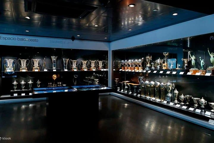Eintrittskarte für die Stadiontour im Santiago Bernabéu — Foto 3