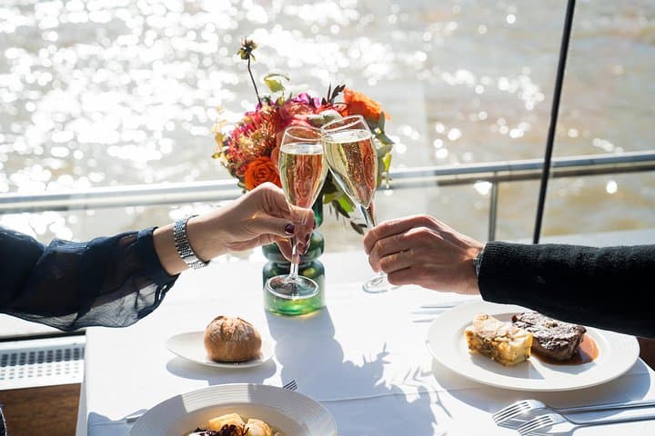 Croisière déjeuner sur la Seine à Paris — photo 1