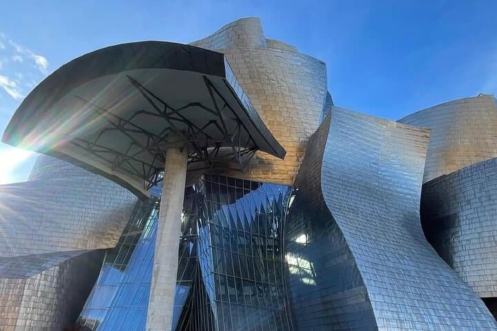 Tour Privado Esencial de Bilbao con Guggenheim — foto 2