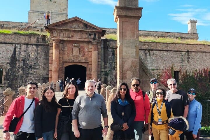 Barcelona: Altstadt, Montjuïc Schloss, Seilbahn Kleingruppentour — Foto 5