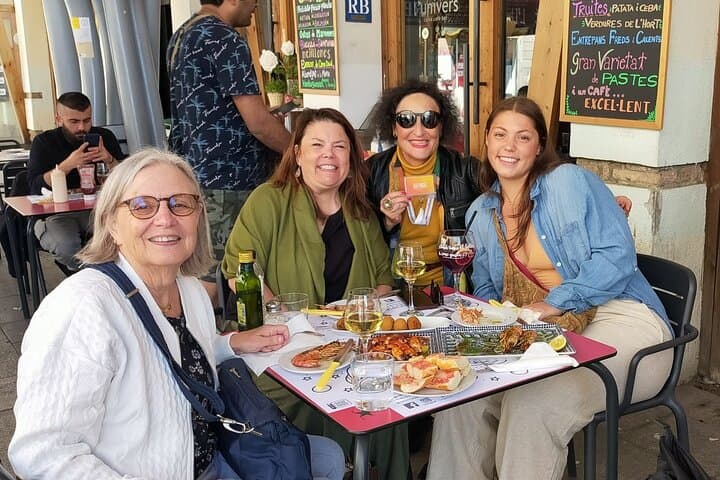 Visite nocturne du vieux Barcelone en petit groupe avec tapas et flamenco — photo 5