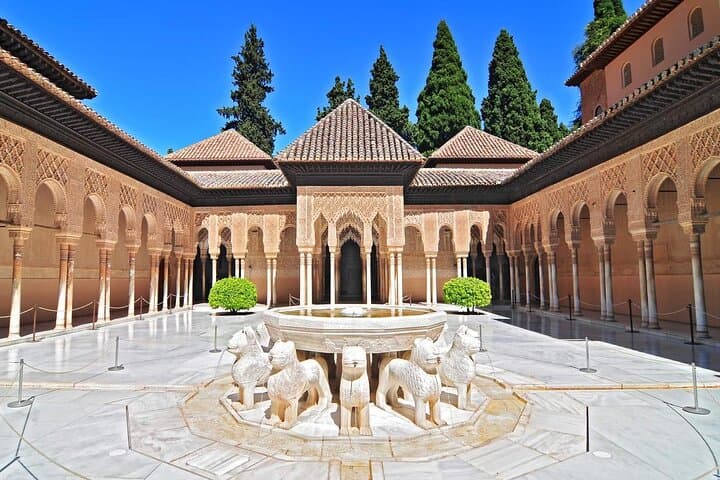 Excursión en grupo a la Alhambra de Granada desde el Puerto de Motril
