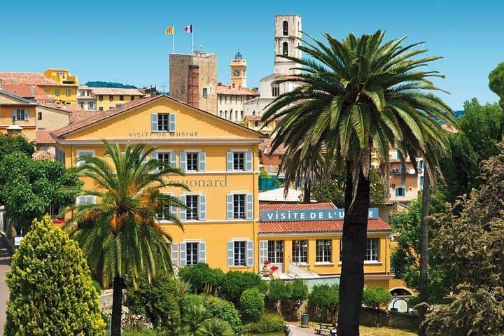 Weinverkostung und Dorfbesichtigung in Grasse, Frankreich — Foto 5