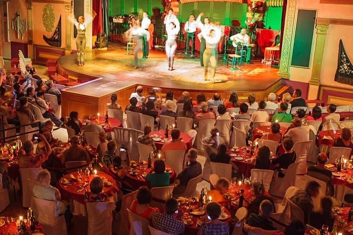 Spettacolo di Flamenco con Cena e Museo del Costume a Siviglia — foto 5