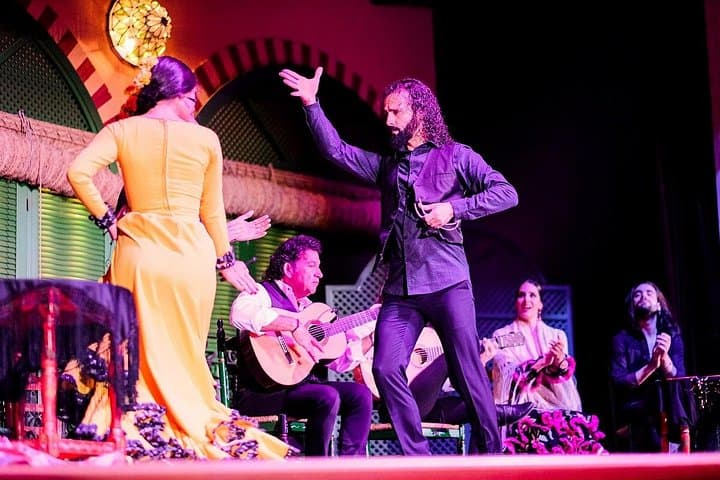 Spettacolo di Flamenco con Cena e Museo del Costume a Siviglia — foto 2